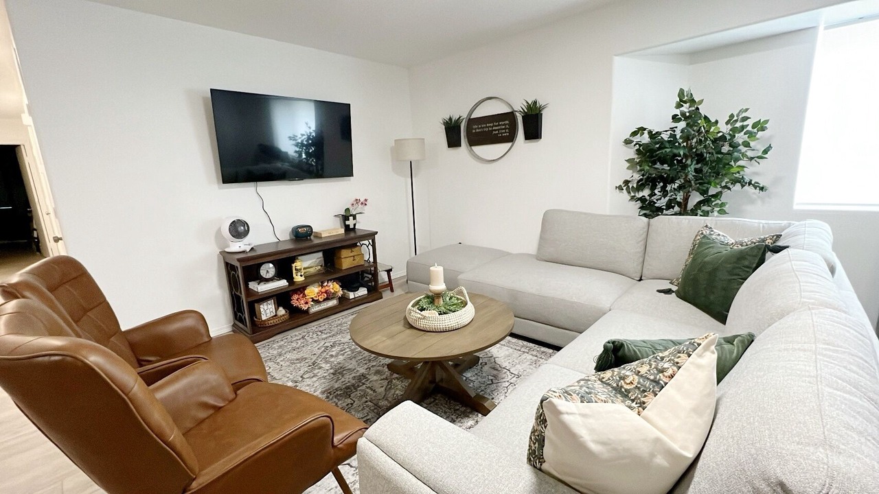 Photo of Livingroom in University Area