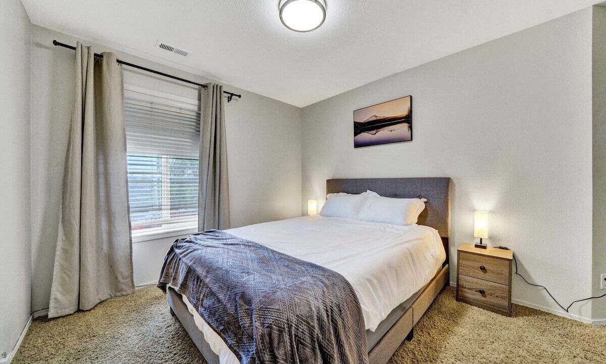 Photo of Bedroom in Bull Mountain