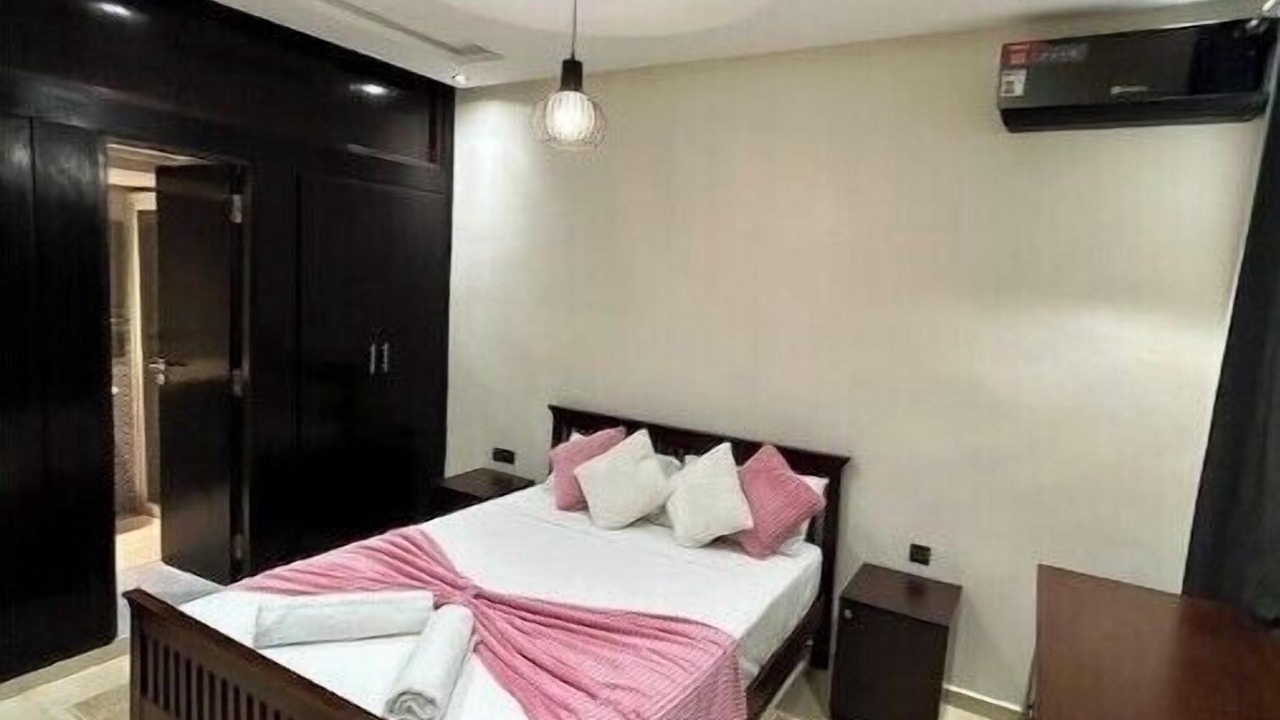 Photo of Bedroom in Midway