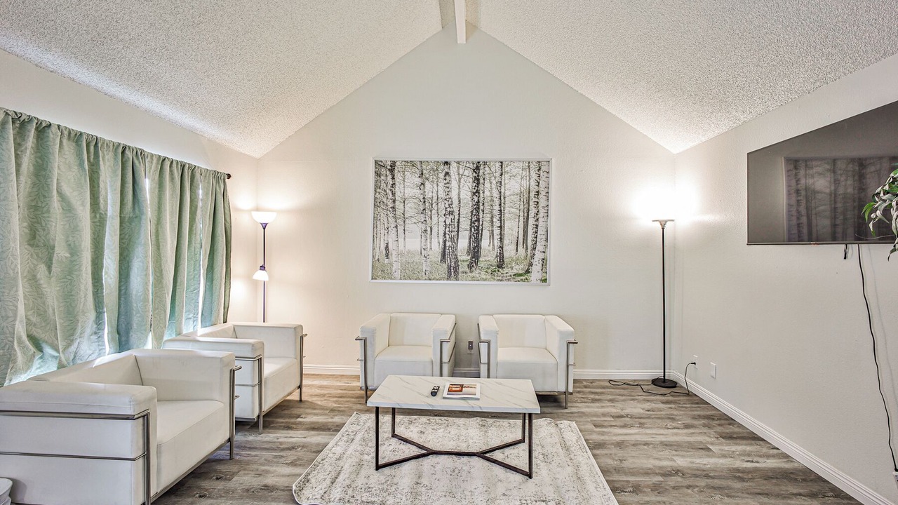 Photo of Livingroom in Chinatown