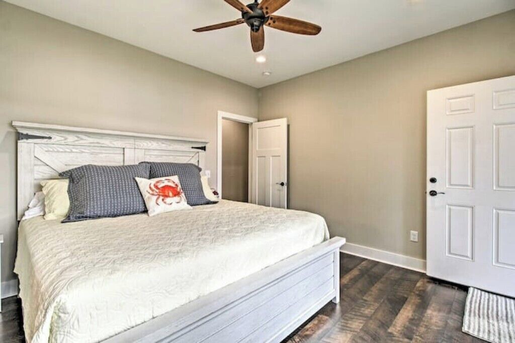Photo of Bedroom in Midway