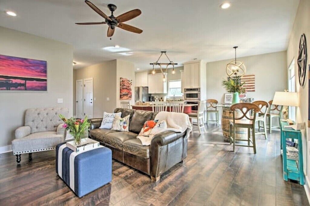 Photo of Livingroom in Midway