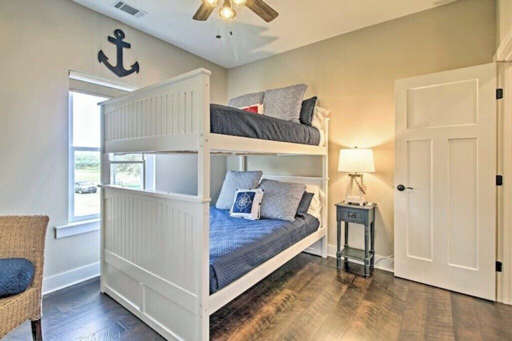 Photo of Bedroom in Midway