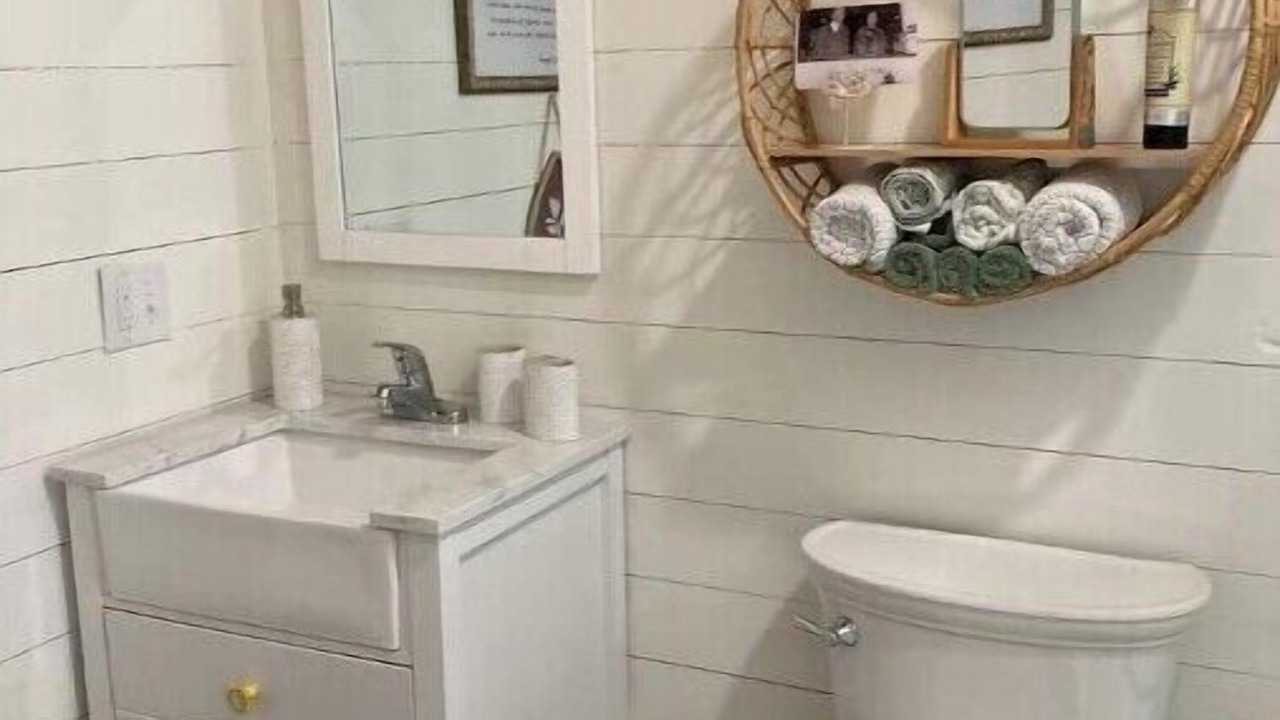 Photo of Bathroom in Midway