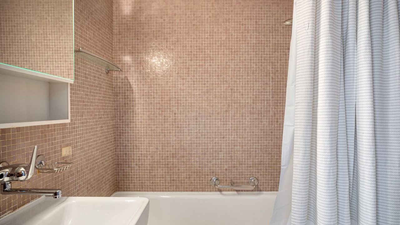 Photo of Bathroom in District 6
