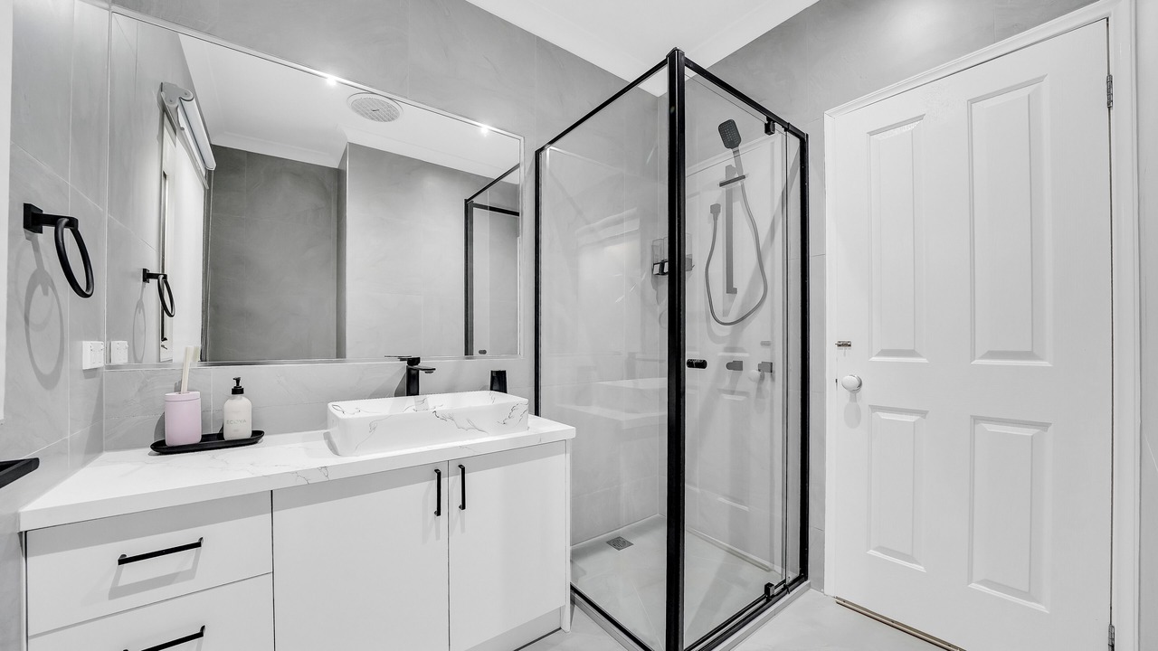 Photo of Bathroom in Sanctuary Lakes