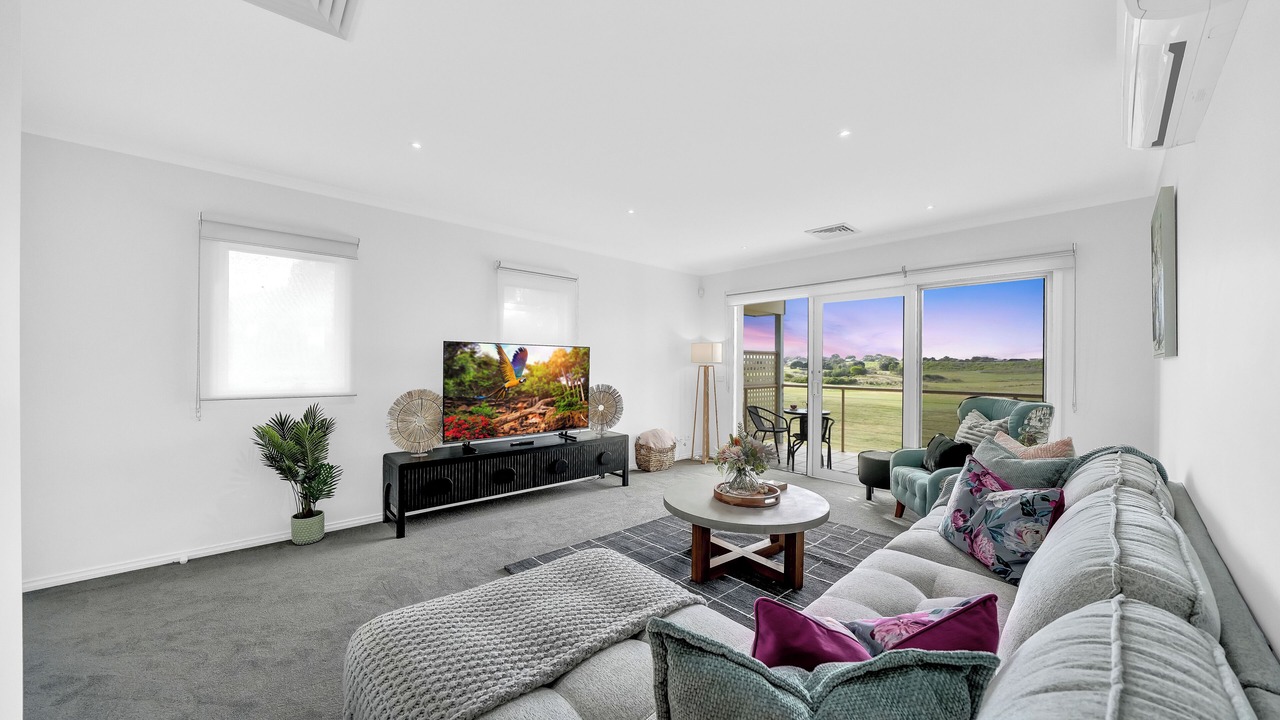 Photo of Livingroom in Sanctuary Lakes