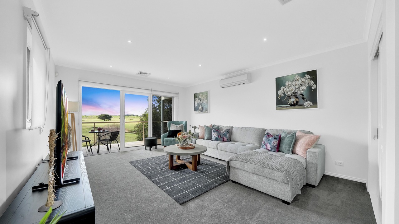 Photo of Livingroom in Sanctuary Lakes