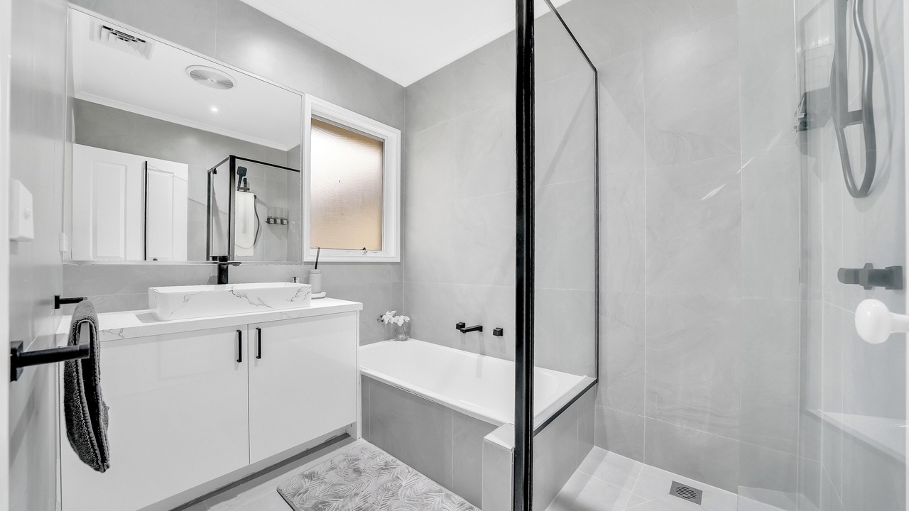 Photo of Bathroom in Sanctuary Lakes