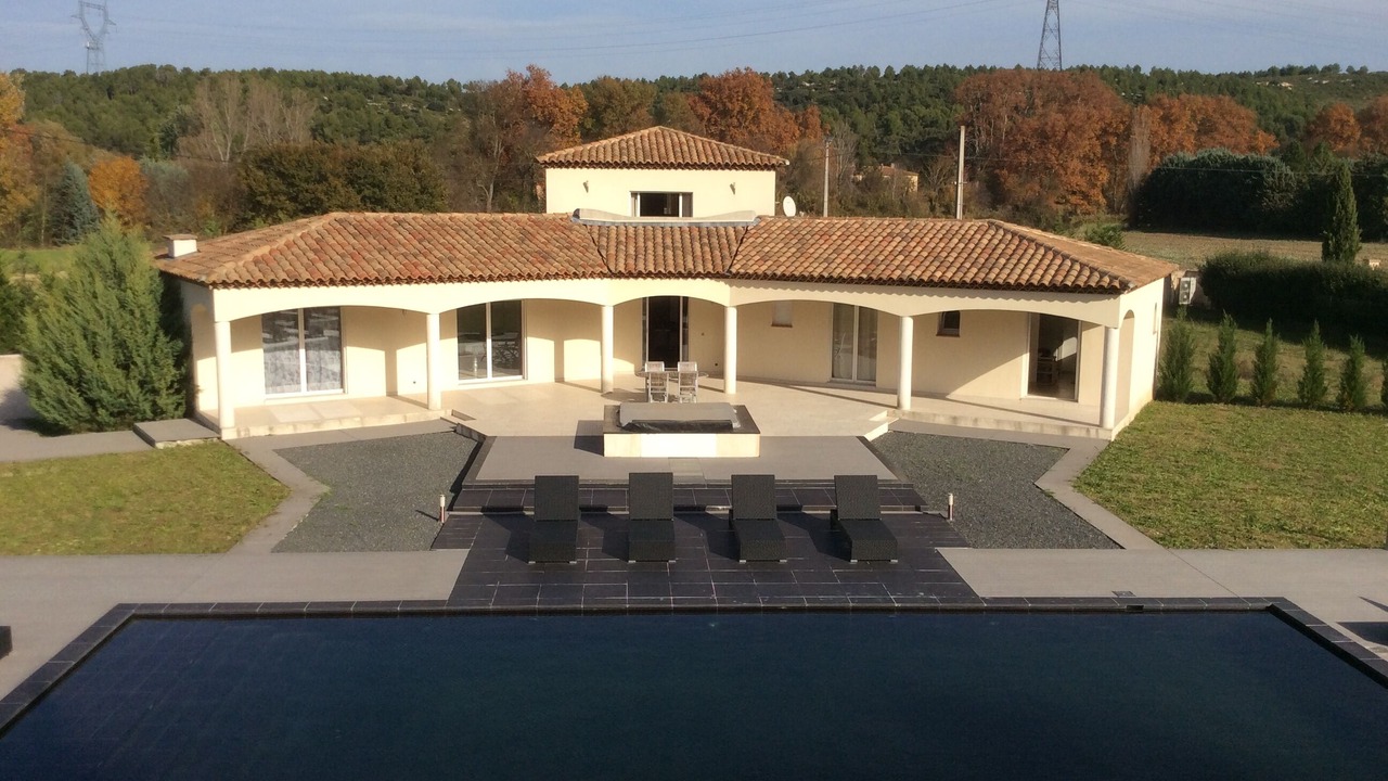 Photo of Outdoor in Cabries