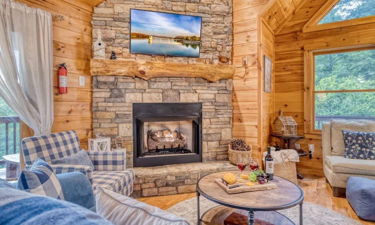 Photo of Others in Aska