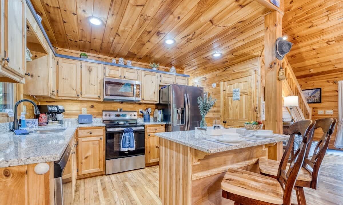 Photo of Others in Aska