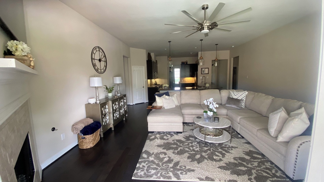 Photo of Livingroom in League City