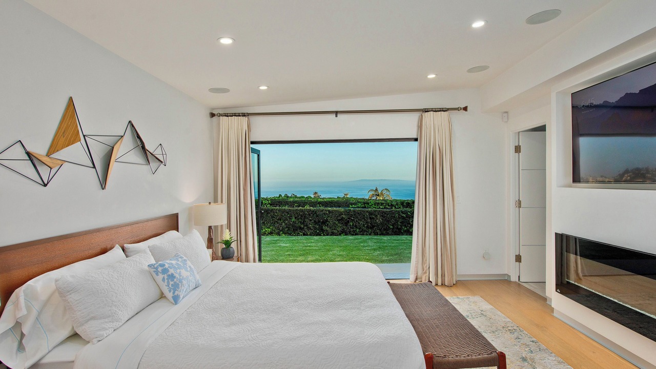 Photo of Bedroom in Malibu