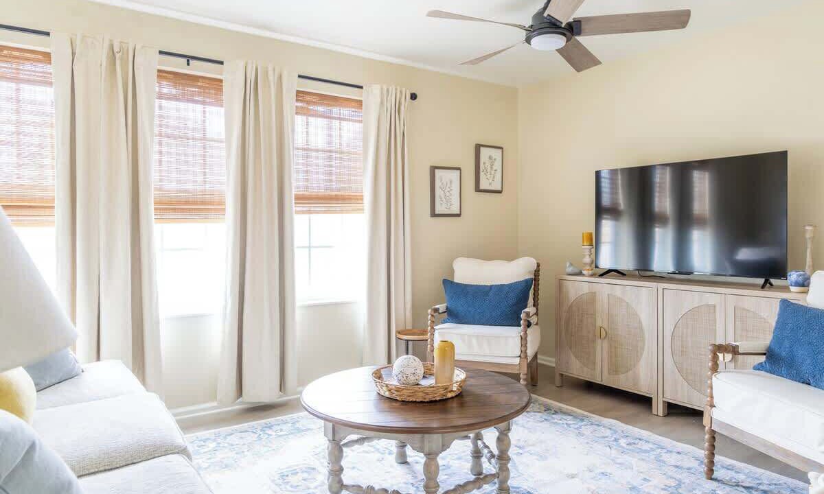 Photo of Livingroom in La Grange
