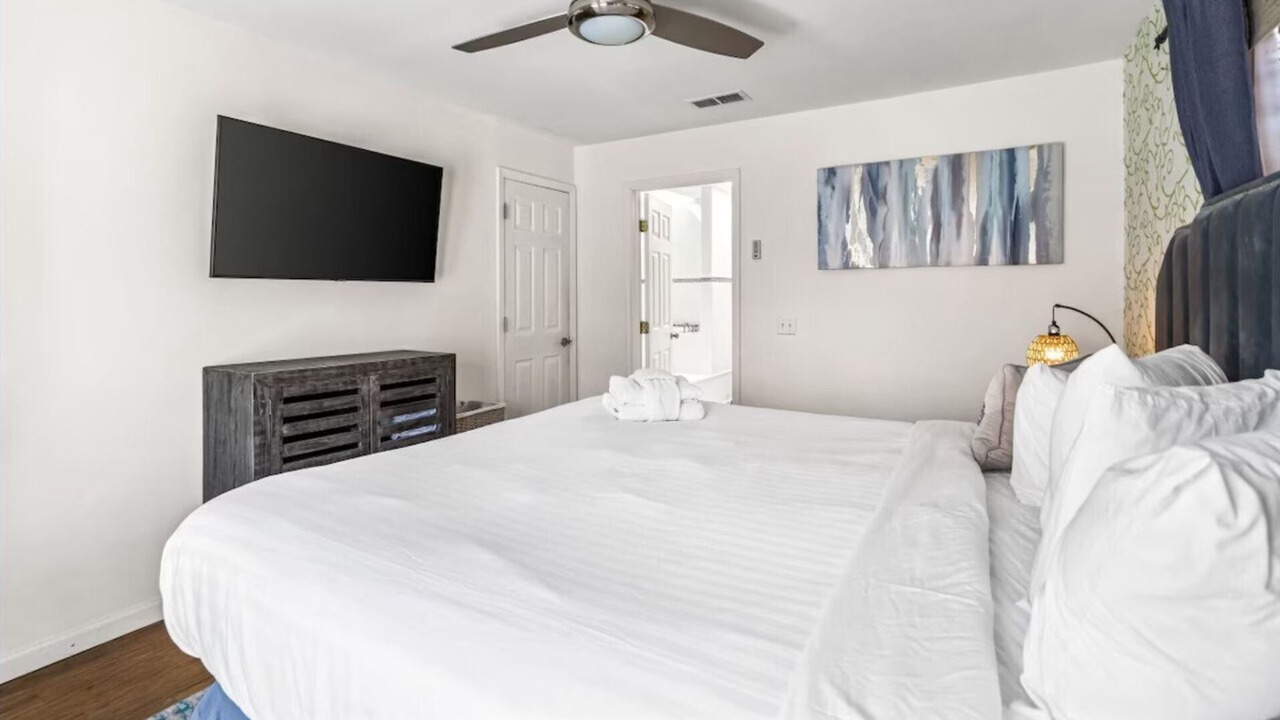 Photo of Bedroom in Crescent Beach