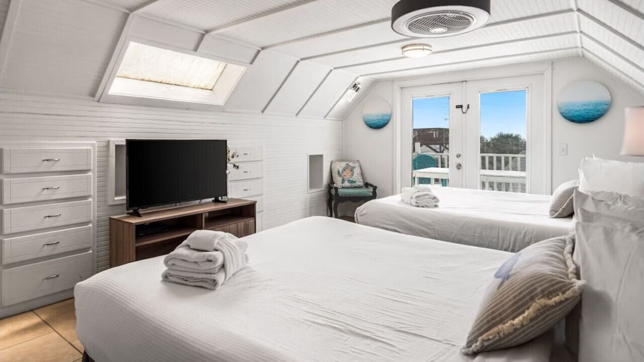 Photo of Bedroom in Crescent Beach