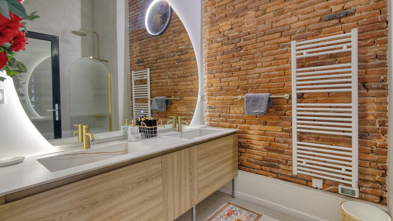 Photo of Bathroom in Capitole