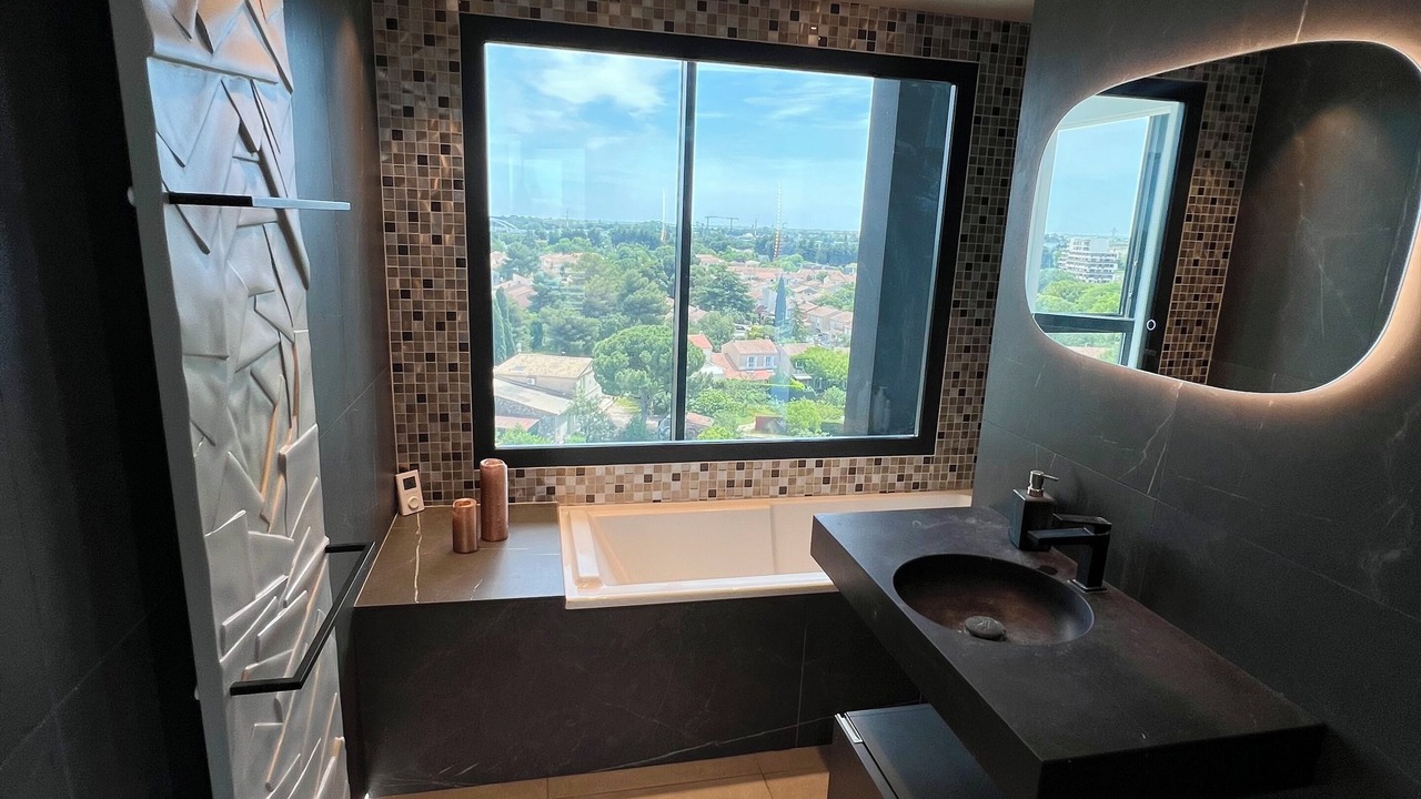 Photo of Bathroom in Aiguerelles