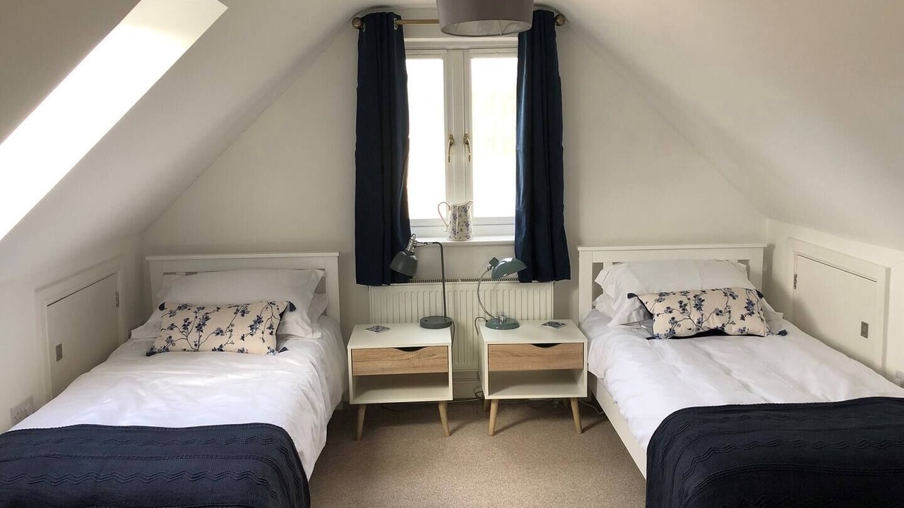 Photo of Others in Black Bourton