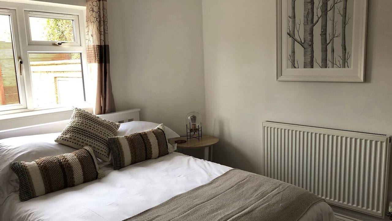 Photo of Others in Black Bourton