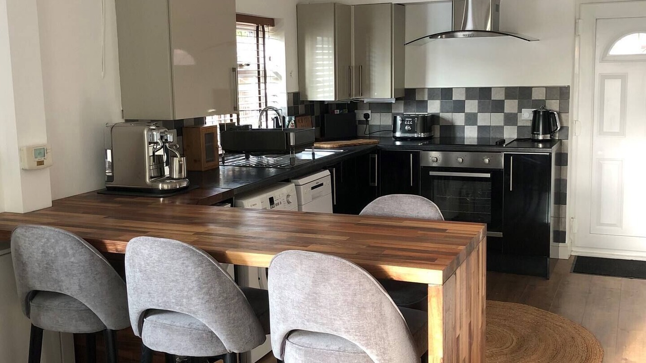 Photo of Others in Black Bourton