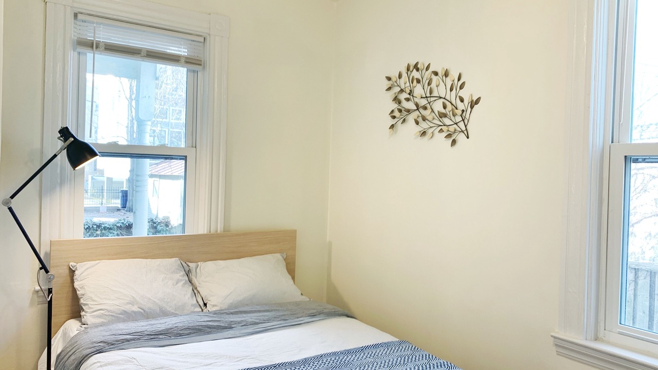Photo of Bedroom in Mid-Cambridge