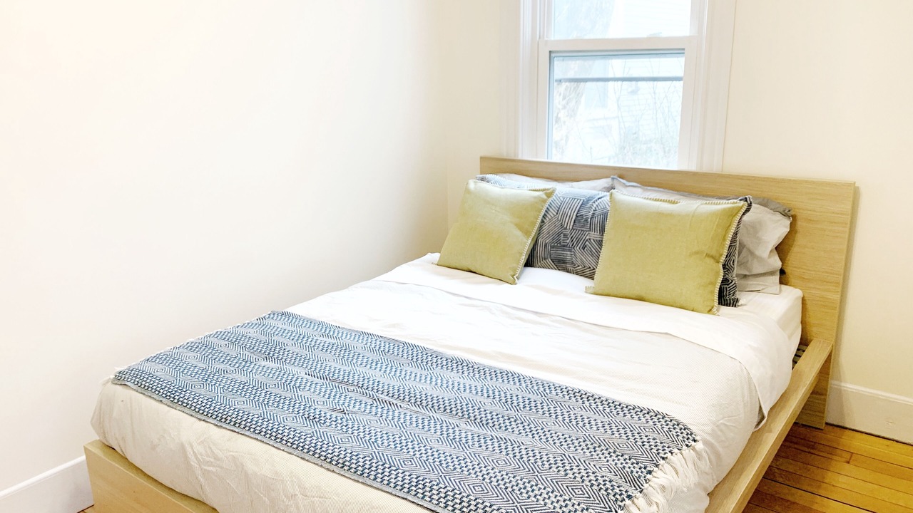 Photo of Bedroom in Mid-Cambridge