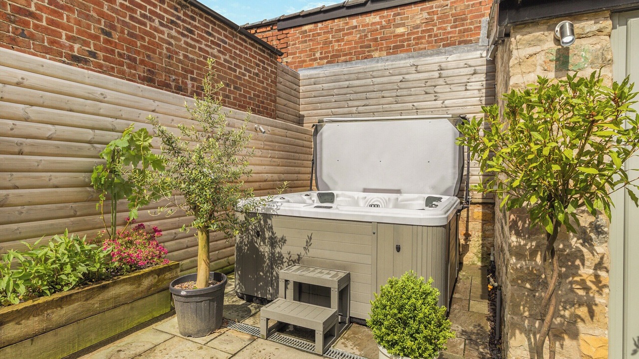 Photo of Others in Ault Hucknall