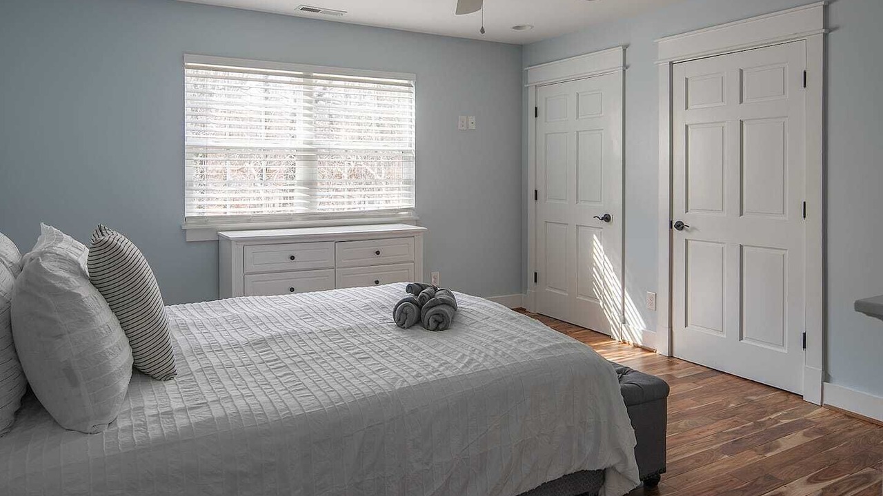 Photo of Bedroom in Mountainbrook