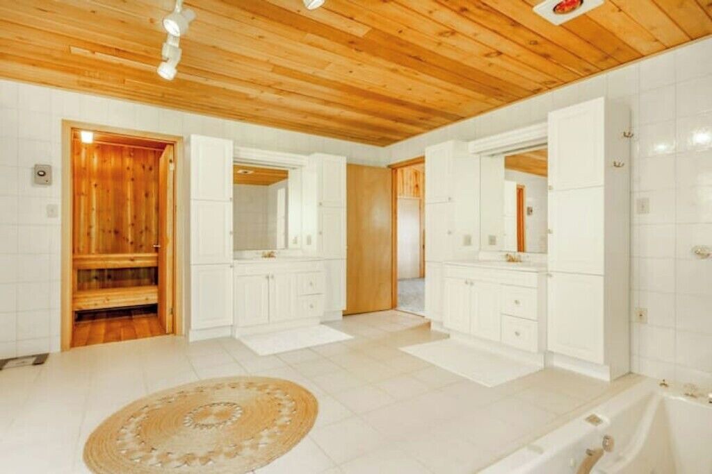 Photo of Bathroom in Golden Valley