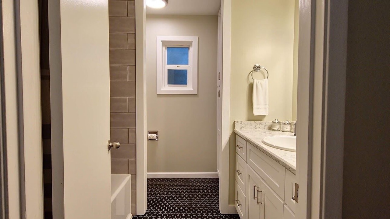 Photo of Bathroom in Oak Harbor