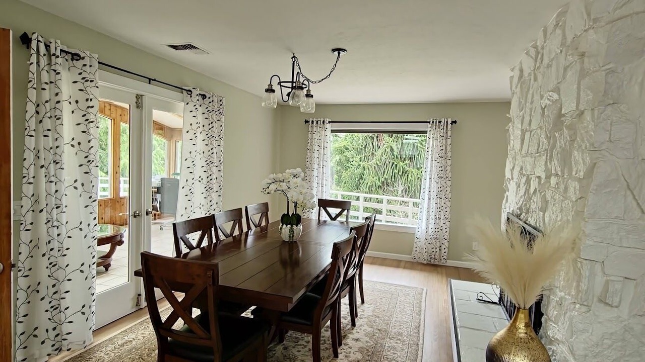 Photo of Livingroom in Oak Harbor