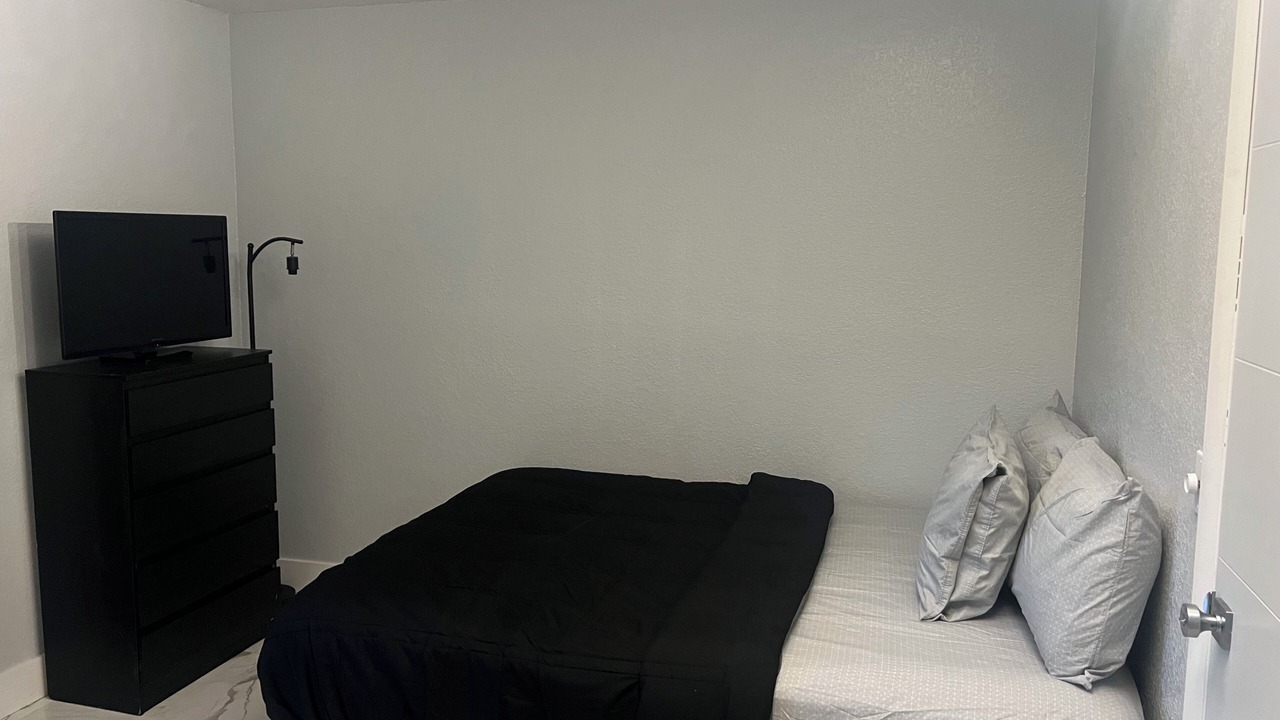 Photo of Bedroom in Miami Lakes