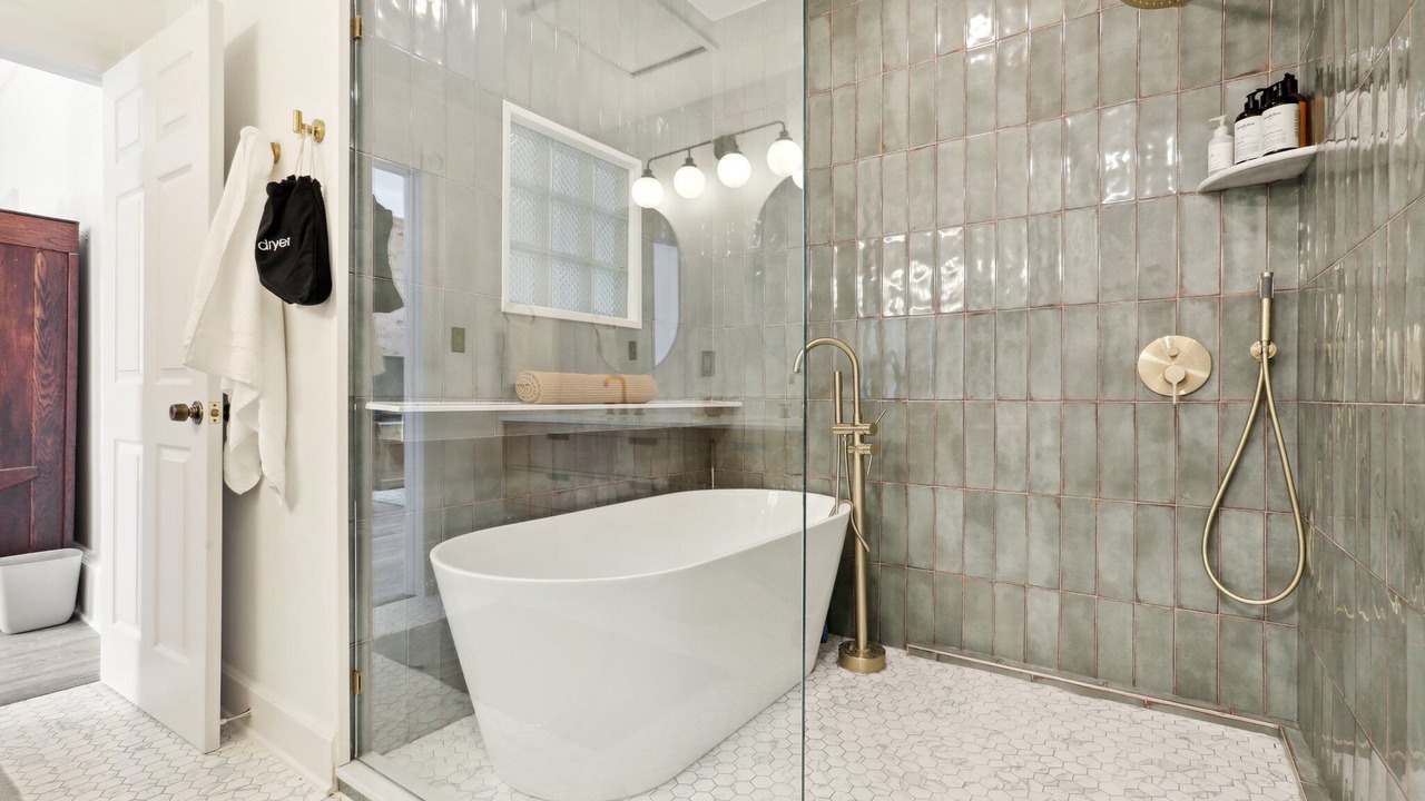 Photo of Bathroom in Elgin