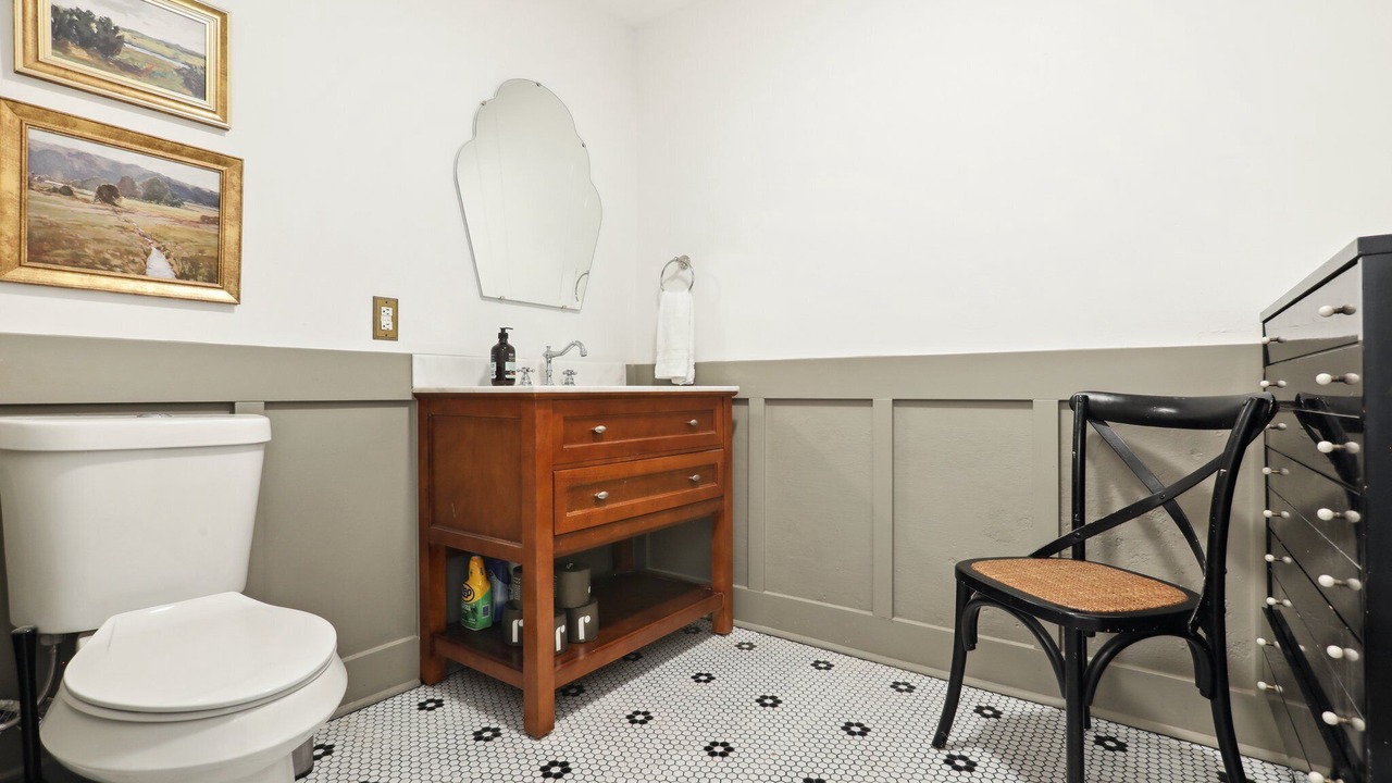 Photo of Bathroom in Elgin