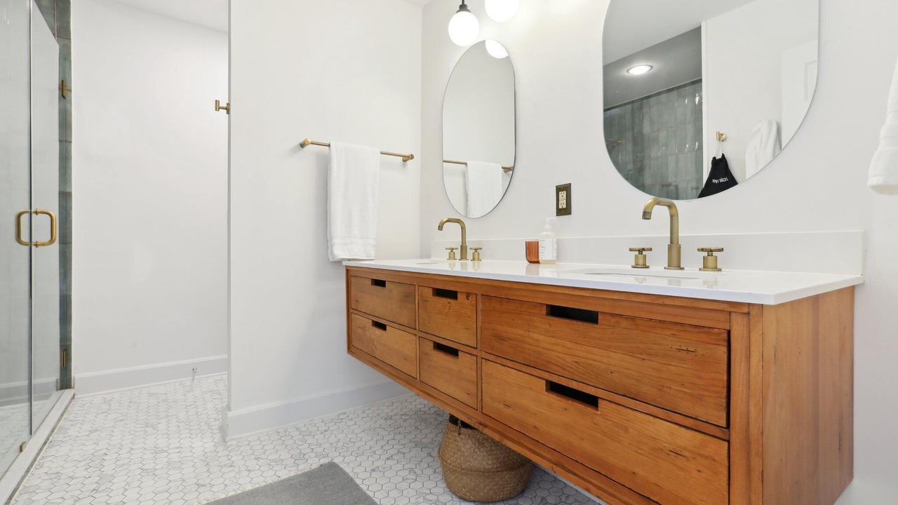 Photo of Bathroom in Elgin