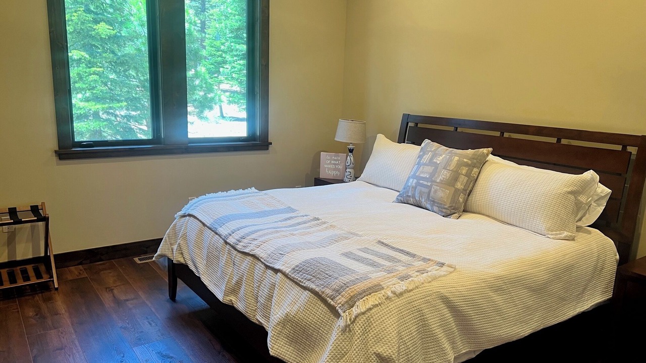Photo of Bedroom in Ponderosa Palisades