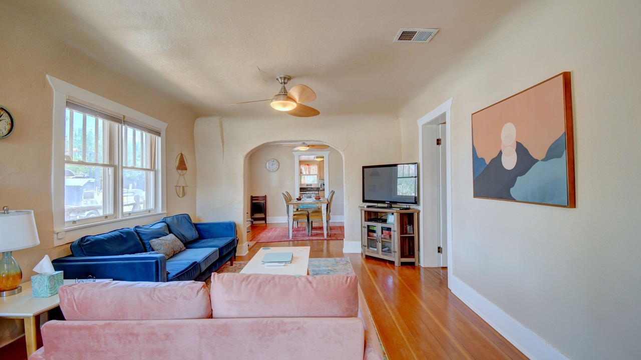 Photo of Livingroom in Downtown Albuquerque