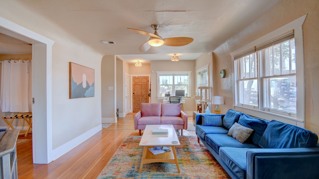 Photo of Livingroom in Downtown Albuquerque
