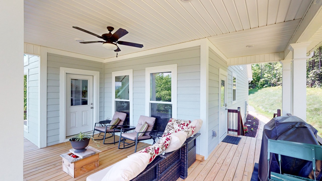 Photo of Patio Balcony in Lake Lure
