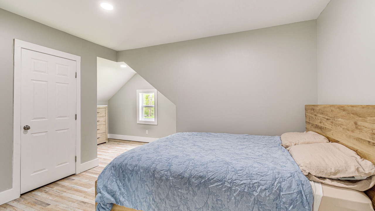 Photo of Bedroom in Oswego