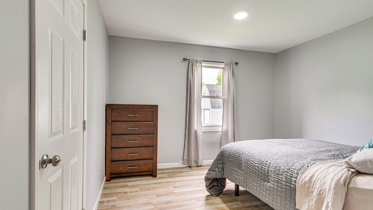 Photo of Bedroom in Oswego