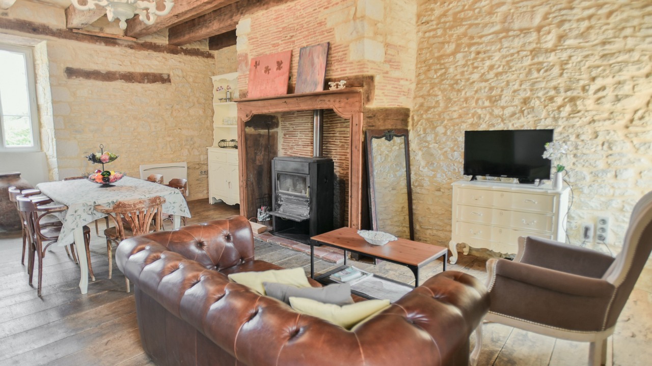 Photo of Livingroom in Degagnac