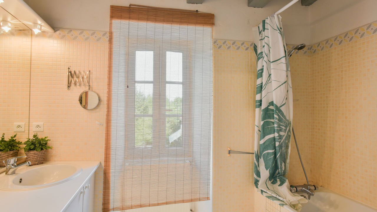 Photo of Bathroom in Degagnac
