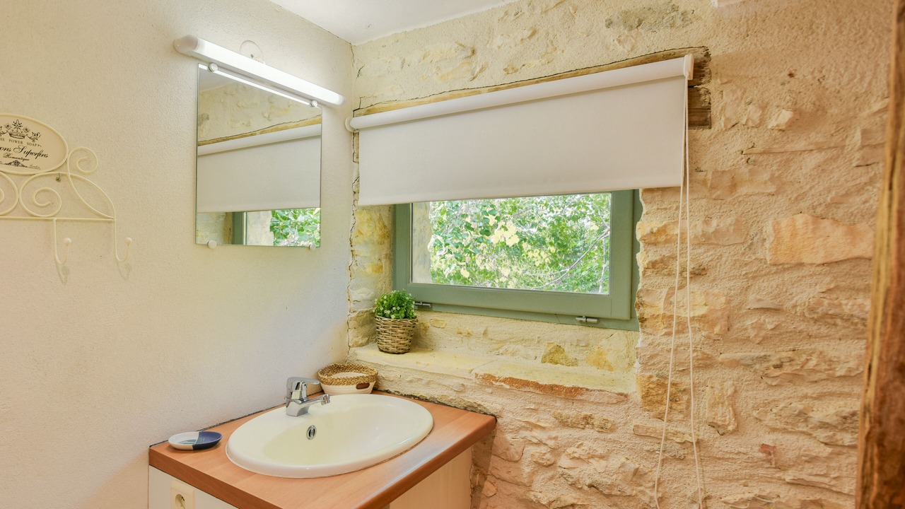 Photo of Bathroom in Degagnac
