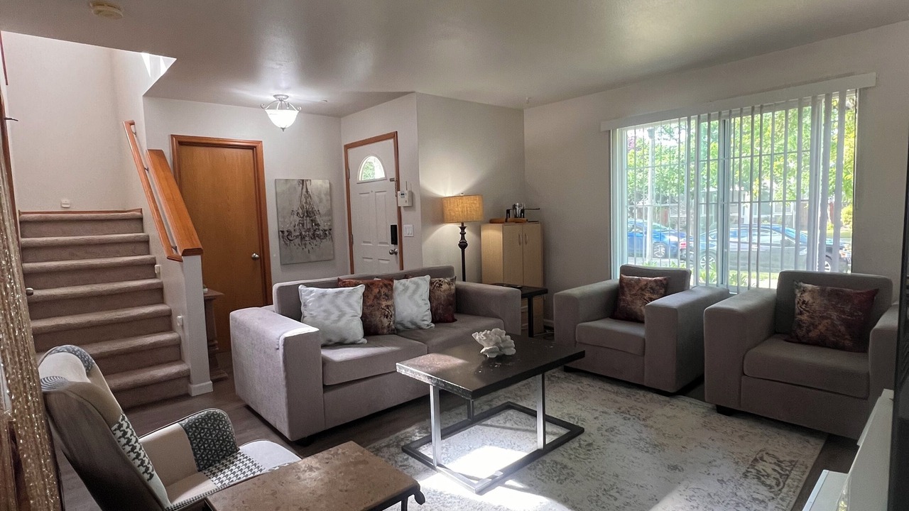 Photo of Livingroom in Dupont