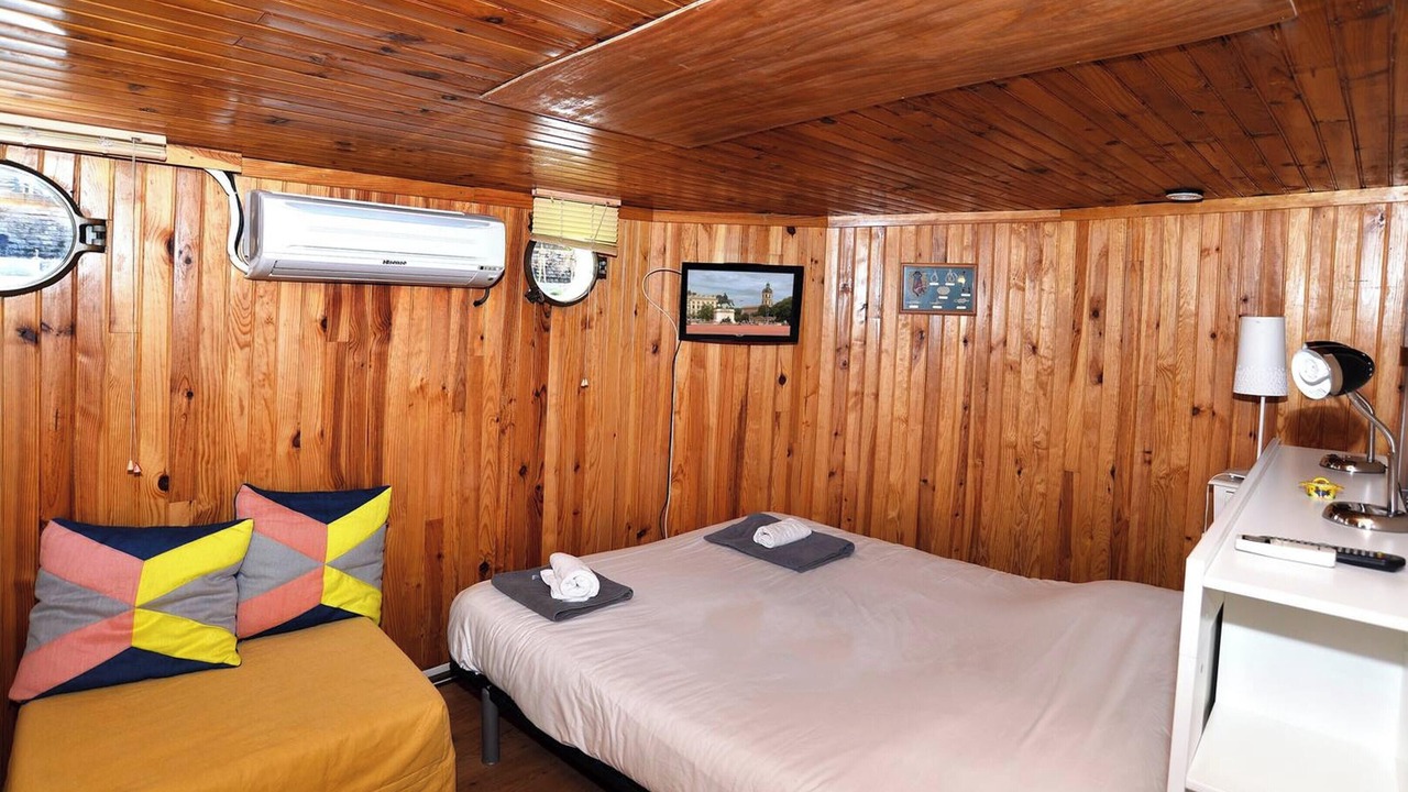 Photo of Others in 2nd Arrondissement