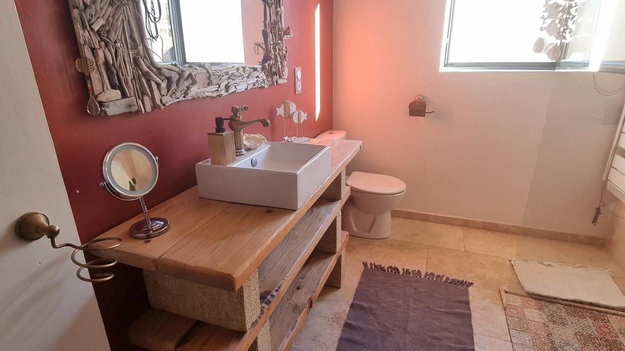 Photo of Bathroom in Saint-Quentin-la-Poterie