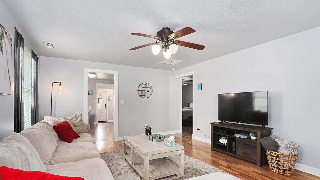 Photo of Livingroom in Warrensburg